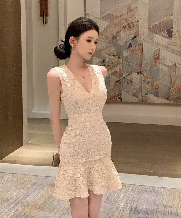 ミニドレスレースフリルVネック小顔効果気質谷間見せエレガント高級感大人可愛い韓国っぽ WQ2-XKD-D529-6812-Apr8