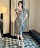 膝丈ドレス エレガント ハンドメイド フレンチレトロ チェック柄 スクエアネック パフスリーブ タイトワンピース 刺繍入り デート お出かけ パーティー JC2-JY21303