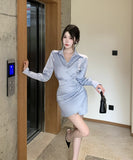 ミニドレス 長袖ブルーシャツワンピース アシンメトリータック ショート丈 秋コーデ 通勤・お出かけ用 デート 上品デザイン  JC2-DD5574