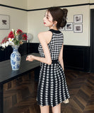 【2色】ミニドレス オードリー風 ホルターネック ニット エレガント Ａライン ウェストシェイプ 痩せ見え デート パーティー JC2-MLS8378