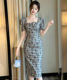 膝丈ドレス エレガント ハンドメイド フレンチレトロ チェック柄 スクエアネック パフスリーブ タイトワンピース 刺繍入り デート お出かけ パーティー JC2-JY21303