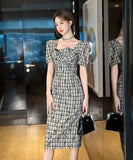 膝丈ドレス エレガント ハンドメイド フレンチレトロ チェック柄 スクエアネック パフスリーブ タイトワンピース 刺繍入り デート お出かけ パーティー JC2-JY21303
