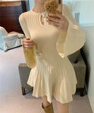 【2色】 ミニドレス キャバドレス セクシー ヘプバーン ニットワンピース トランペットスリーブ フレアスカート Aライン お出かけ デートLW2-OYF64044