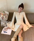 【2色】 ミニドレス キャバドレス セクシー ヘプバーン ニットワンピース トランペットスリーブ フレアスカート Aライン お出かけ デートLW2-OYF64044