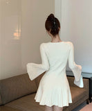 【2色】 ミニドレス キャバドレス セクシー ヘプバーン ニットワンピース トランペットスリーブ フレアスカート Aライン お出かけ デートLW2-OYF64044