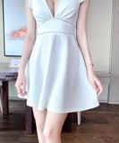 【black＆white】ミニドレス セクシー キャバドレス Aライン フリル キラキラ Vネック 谷間魅せ XH2-DD7895