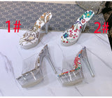 花柄ソールの透明サンダルとスリッパYN5017