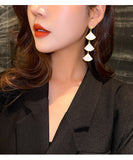 スカラップシェルロングイヤリング YN3021