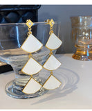 スカラップシェルロングイヤリング YN3021