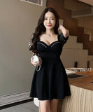 キラキラ ミニドレス キャバドレス 刺繡 かわいい Vネック 谷間魅せ 新作 MY2-YM8659