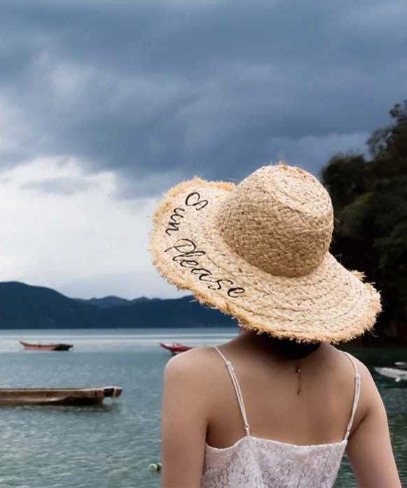 レディース 麦わら帽子UVカット小顔効果天然素材 通気性 涼しい 女性 ストローハット インスタ 話題XH9-LYYH005