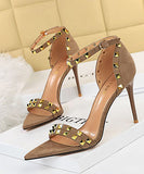 【２色】リベット ハイヒール 履きやすい 美脚効果 パーティー用 LT5-DS528-2