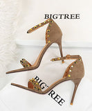 【２色】リベット ハイヒール 履きやすい 美脚効果 パーティー用 LT5-DS528-2