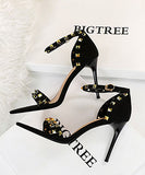 【２色】リベット ハイヒール 履きやすい 美脚効果 パーティー用 LT5-DS528-2